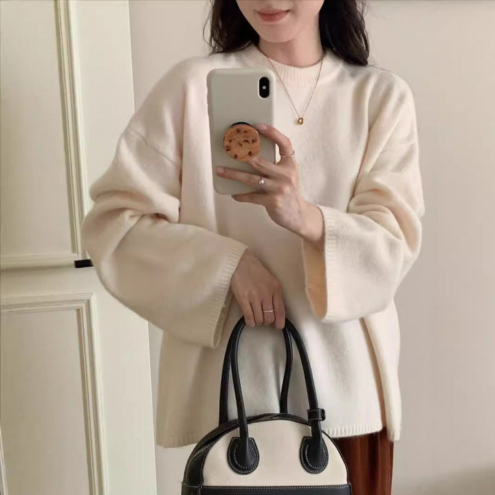 Kvinders oversized strikket sweater med bred skæring og fint materiale Stilla