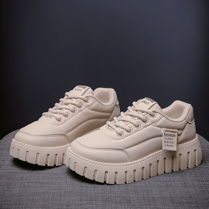 Dame Chunky Sneakers med robust sålprofil og fashionable design Stilla