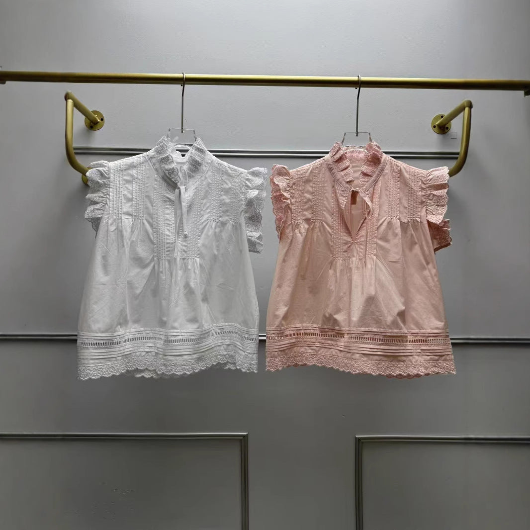 Damebluse med sarte flæse detaljer og feminin hulbroderi Stilla
