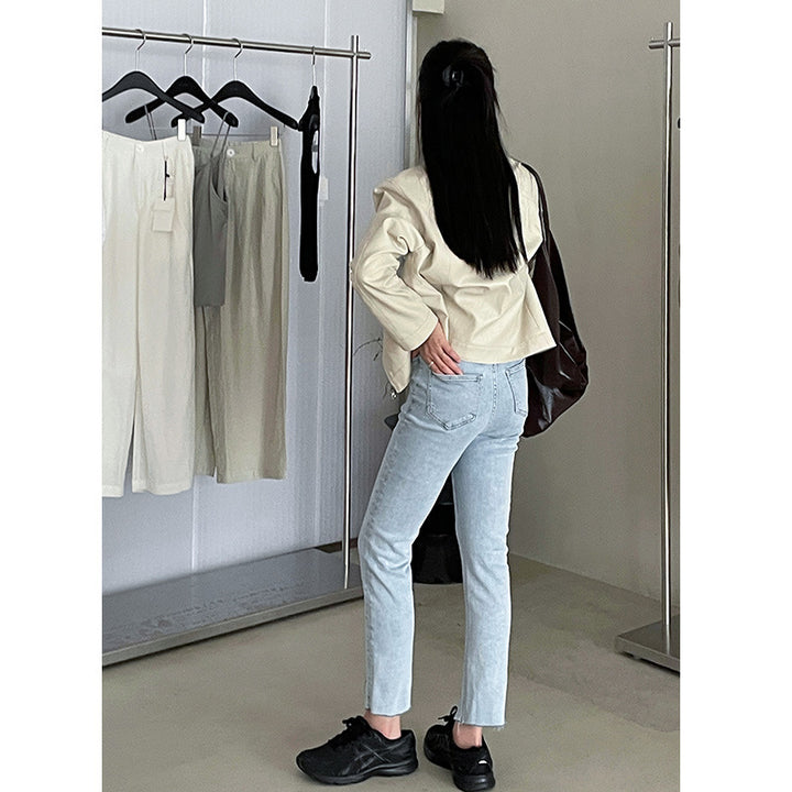 Dame High-Waist Jeans med franskede kanter og komfortabel pasform Stilla