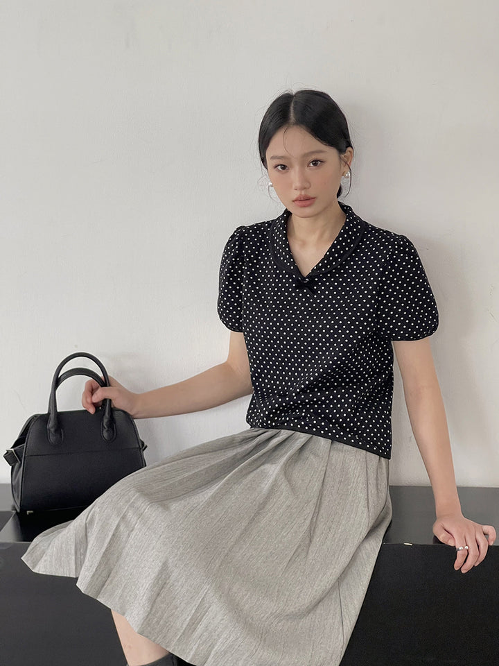 Damebluse med puffærmer og polka-dot mønster Stilla