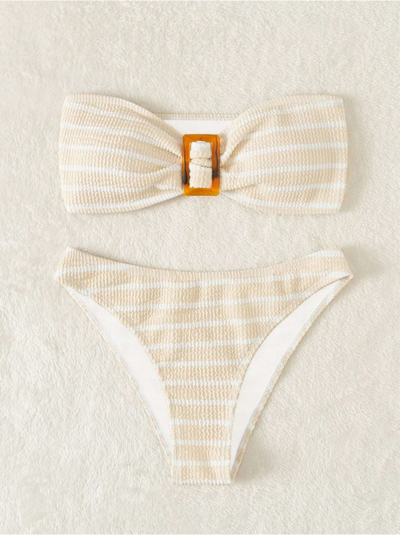 Dame bandeau bikini med moderne stribemønster og dekorativ spænde Skovae