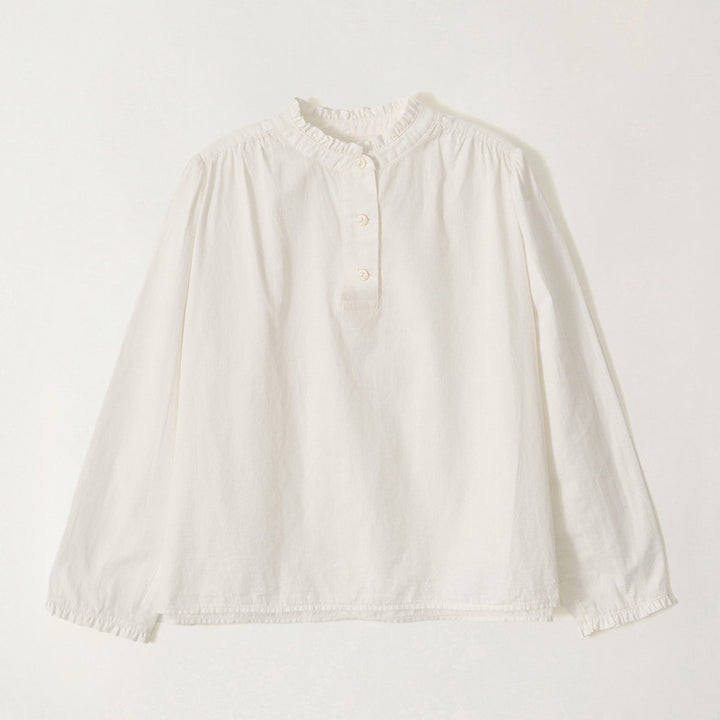 Dame Langærmet Bluse med feminine Volanger og moderne Knapdetaljer Stilla
