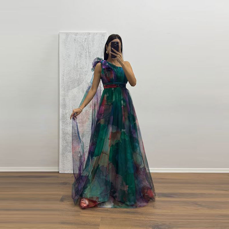 Dame festlig maxi kjole med gennemsigtige chiffon-overlæggere og fine flæse-design
