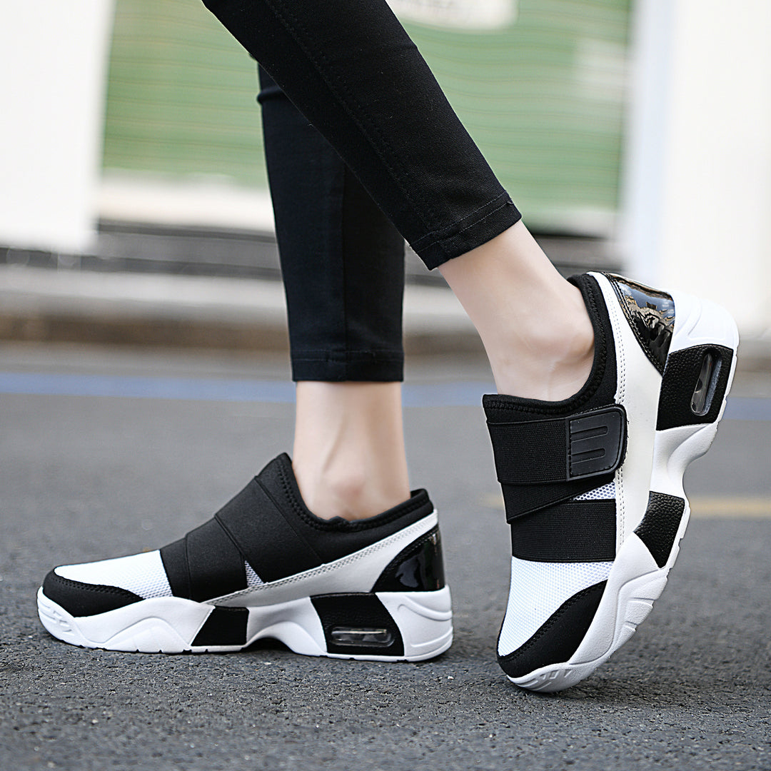 Dame nan Slip-on sneakers med bred elastisk rem, åndbart mesh og formet dæmpningssåle Skovae