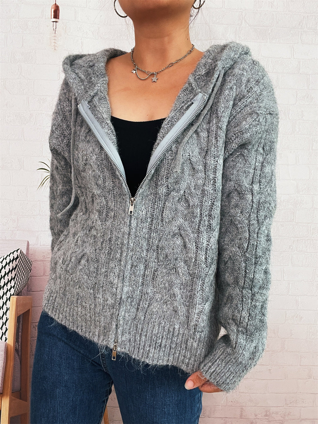 Kvindernes stripe chunky strik zip hættejakke med hætte og blødt materiale Stilla