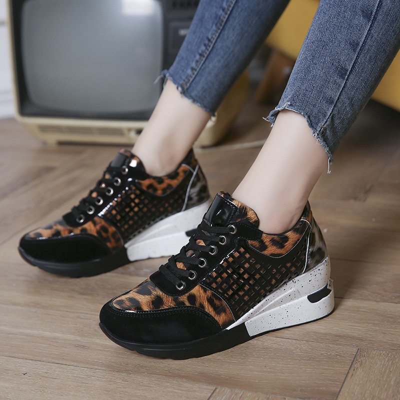 Damer Sneakers med moderne netdesign og glitrende accenter Stilla