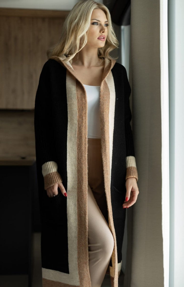 Stilla | Mantel strikkedesign oversized pasform lange ærmer med lommer og kontrastkanter