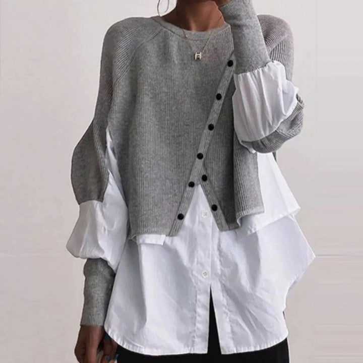 Femme Lagdelt Strikpullover med Knapdetalje Stilla