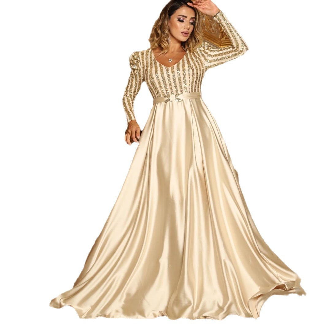 Damer Elegant aftenkjole med skinnende satin og glitrende applikationer Stilla