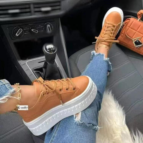 Dame Plateau Sneakers med skinnende detaljer og skridsikker sål Stilla