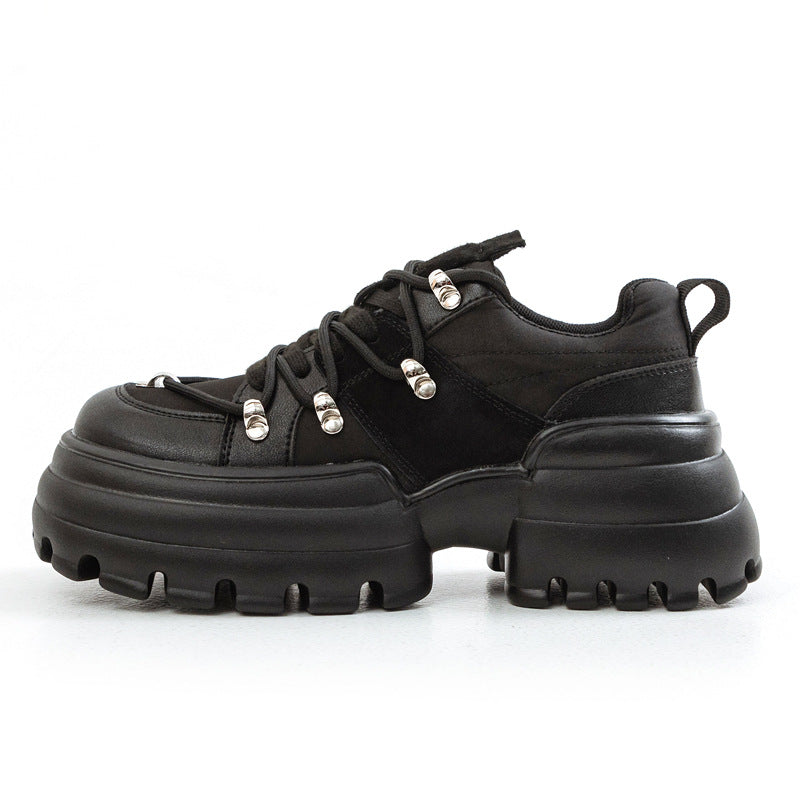 Damer Chunky Sneakers med robust profil og fashionable accenter Stilla