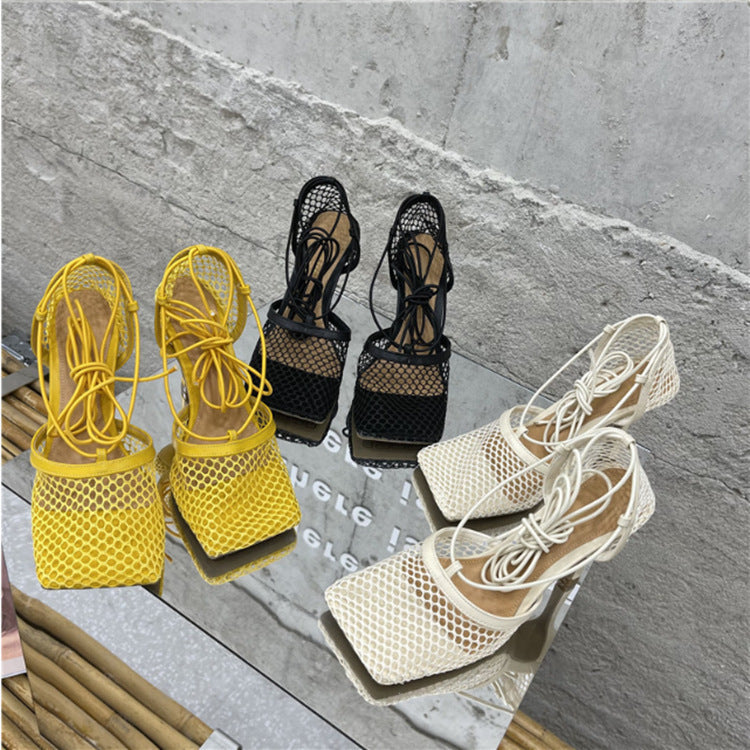 Dame åbne High-Heel Pantoletten med innovativt netdesign og justerbare remme Stilla