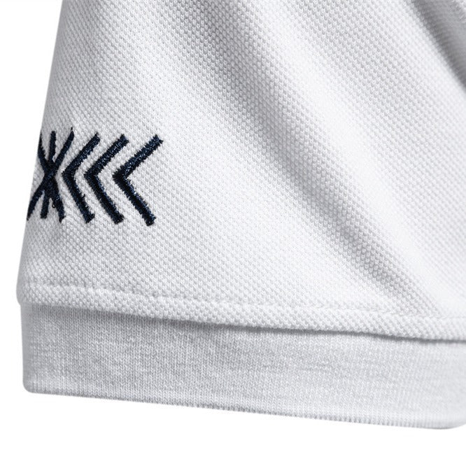 Herren nan legeres Polo med kort knapliste, broderet pilmotiv-panel og ståkrave Skovae
