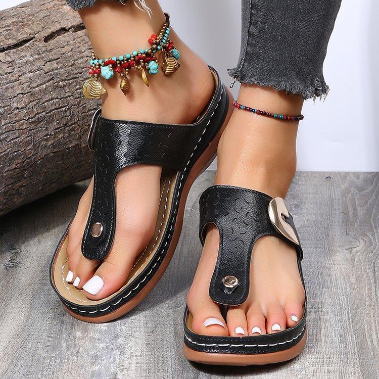Dame flip-flops med dekorativt huldesign og ergonomisk fodseng Stilla
