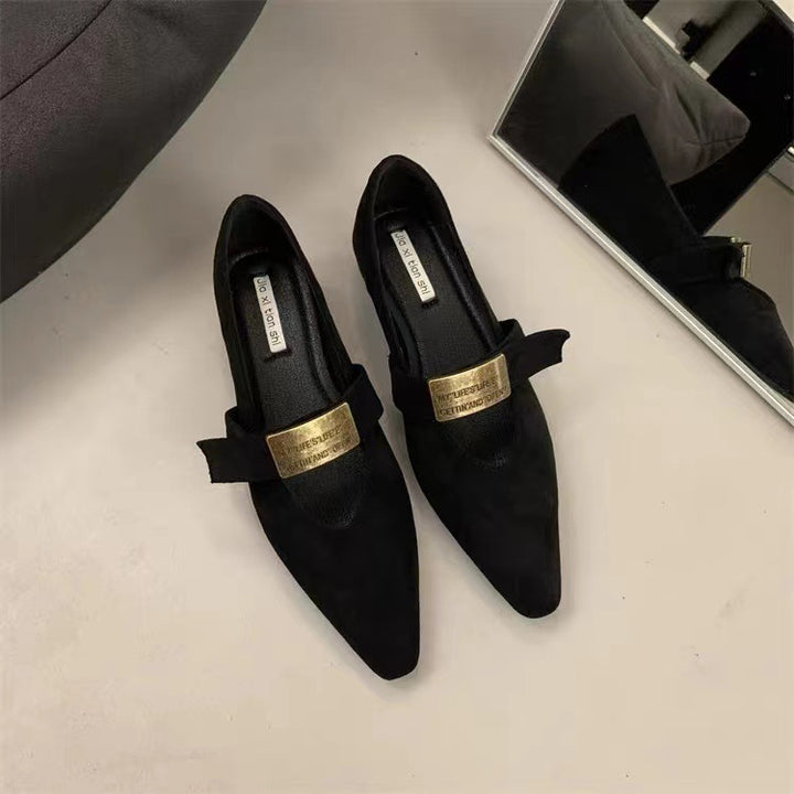 Kvinder spidse luksus slippers med detaljeret metallisk accent Stilla