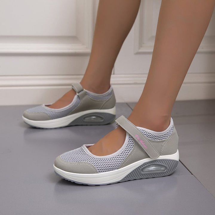 Dame fashion sneakers med åndbart net og støttende fodseng Stilla