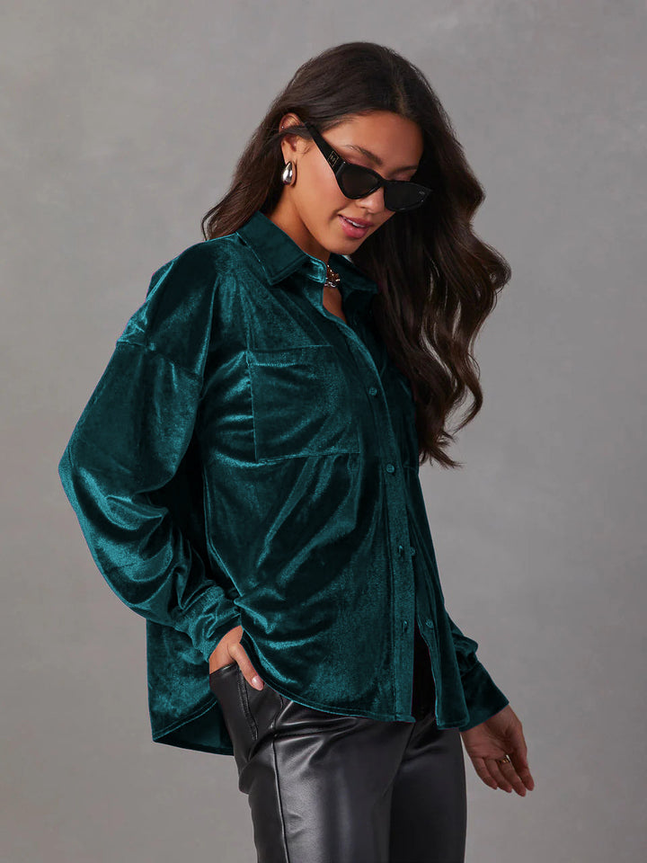 Dame elegant veloursbluse med klassiske lommer og fashionable detaljer Stilla