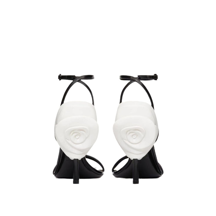 Femme Åben-Toe Stiletto-Hæle med skulpturelt Detalje Stilla