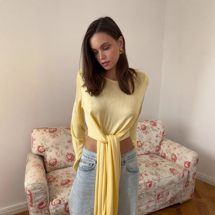 Kvinders afslappede cropped top med innovativt omslag og lange ærmer Stilla