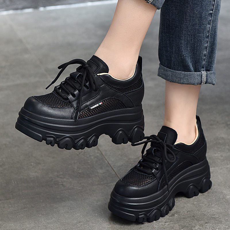 Dame Sporty Sneakers med luftig mesh-overflade og robust plateau Stilla