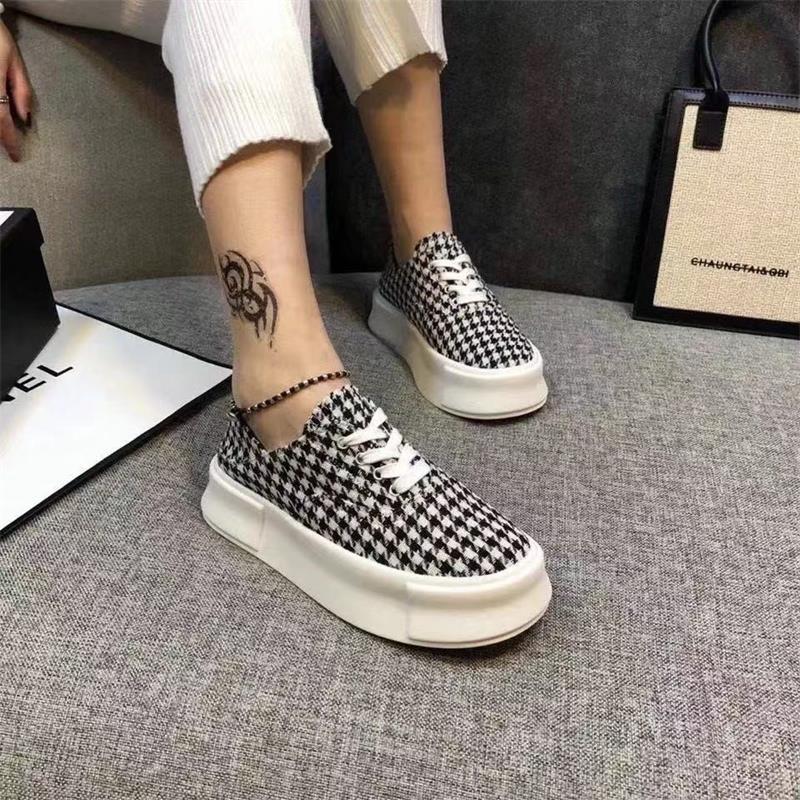 Dame mode sneakers med trendy dyremønster og komfortabel sål Stilla