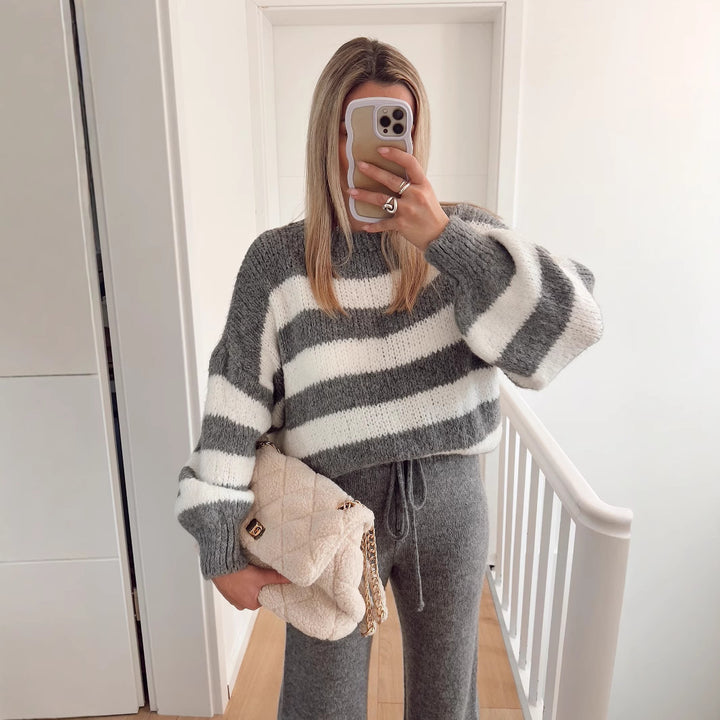 Kvinders hyggelige cropped sweater med brede striber og høj krave Stilla