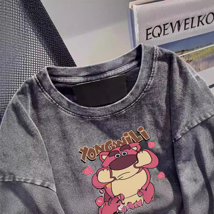 Dame T-shirt med legende cartoon-design og oversized snit Stilla