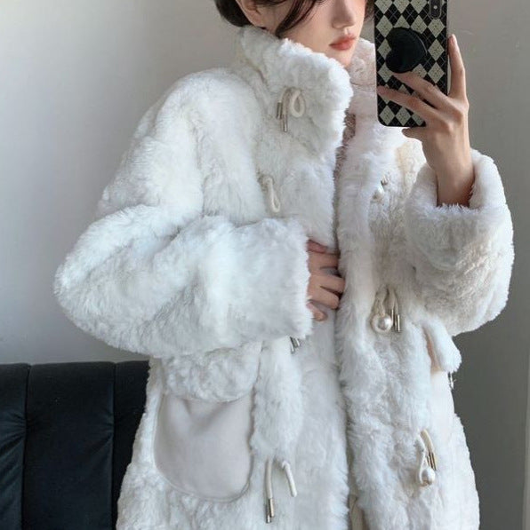 Dame fluffy overgangsjakke med dekorative knapper Stilla