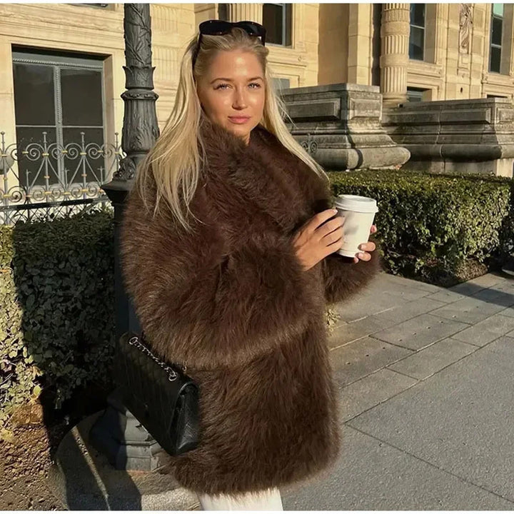 Kvinders luksuriøse faux fur jakke med voluminøse ærmer Stilla