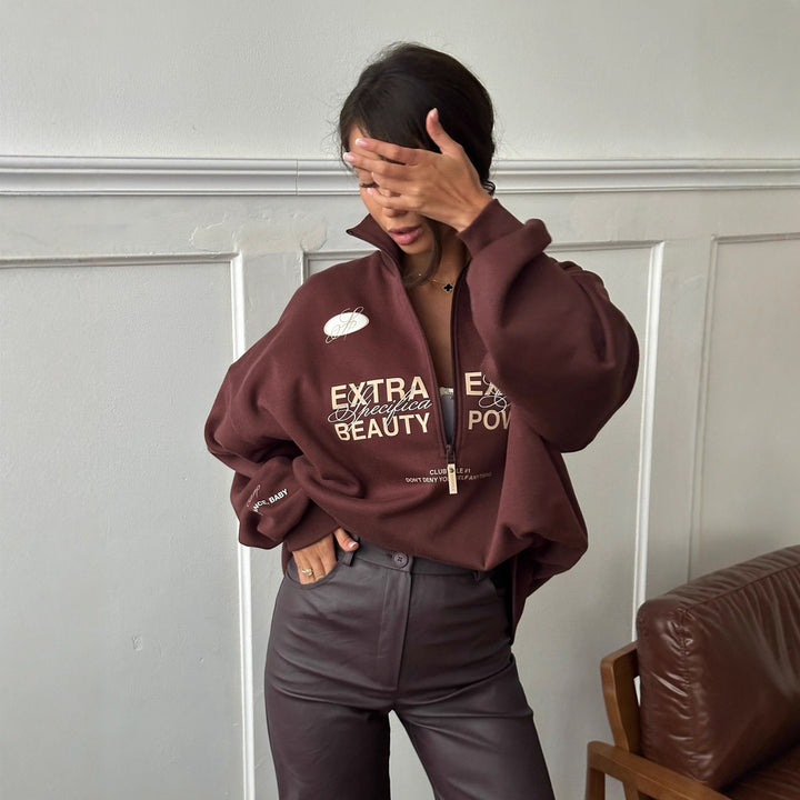 Dame Oversized Zip Sweater med kreativ tekst og moderne design Stilla