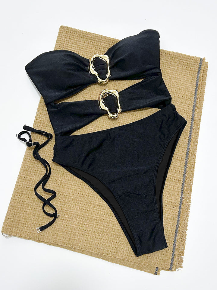 Dame bikini-sæt med elegant design og smykkedetaljer Stilla