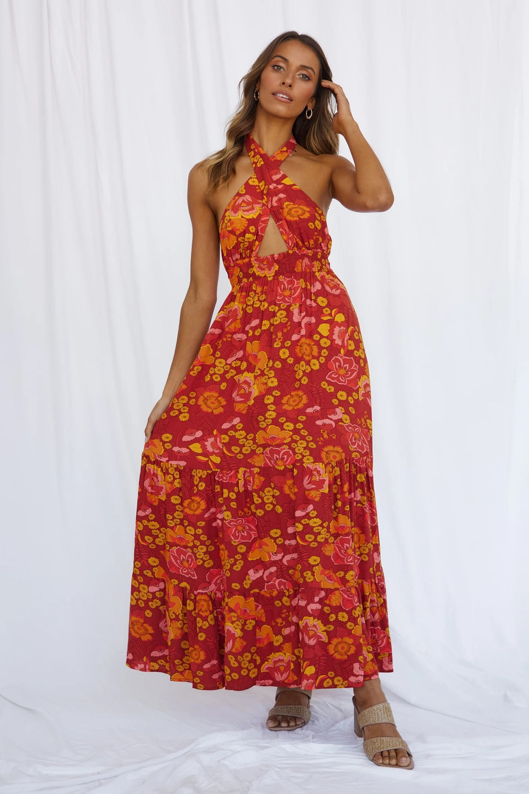 Dame Halter Neck Floral Maxi Kjole med Lagdelt Nederdel Stilla