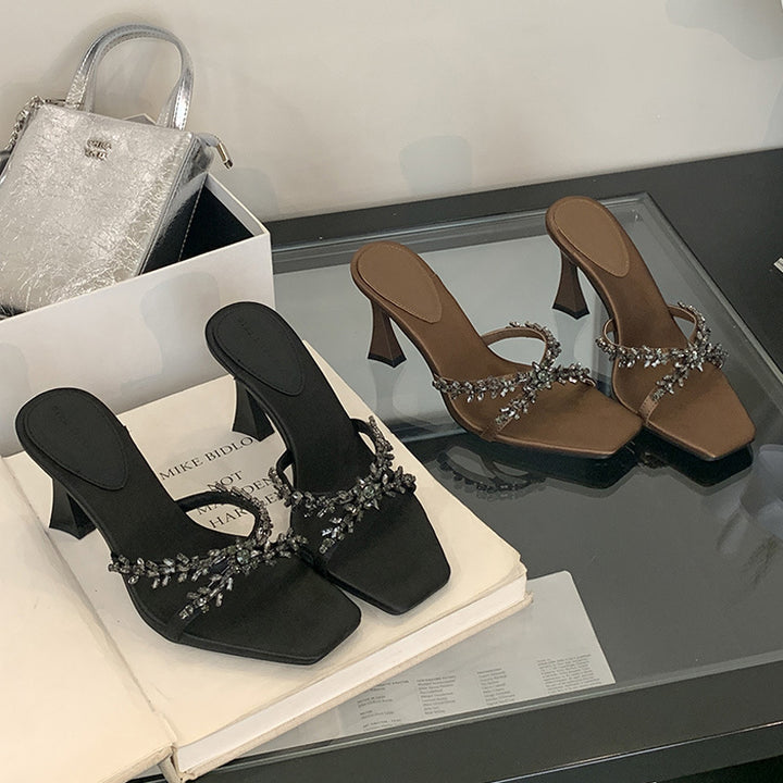 Dame Designer Mules med glamourøse kædeaccentuer Stilla