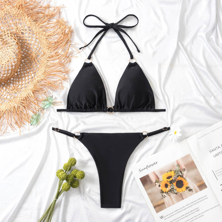 Dame Triangel-Bikini-Sæt med fashionable metaldetaljer og høj benudskæring Stilla