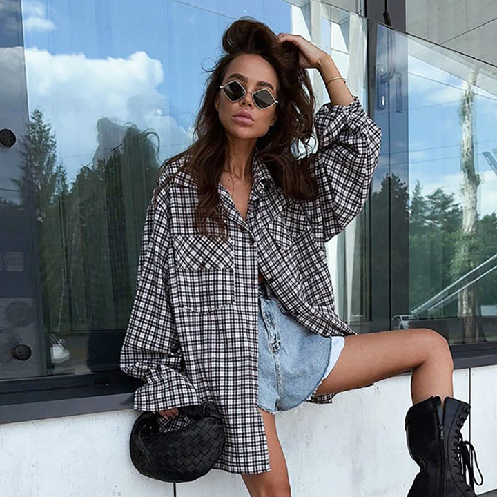 Dame Oversized Karoshirt med afslappet snit og komfortable detaljer Stilla