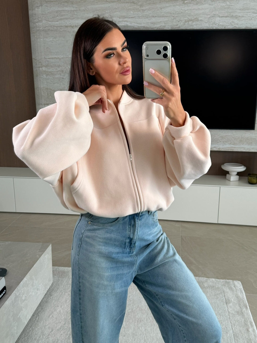 Kvinders cropped fleece jakke med voluminøse ærmer og høj krave Skovae