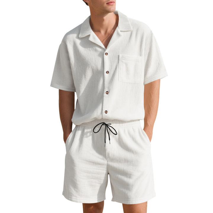Herrer casual sommer-outfit med kortærmet skjorte og shorts Stilla