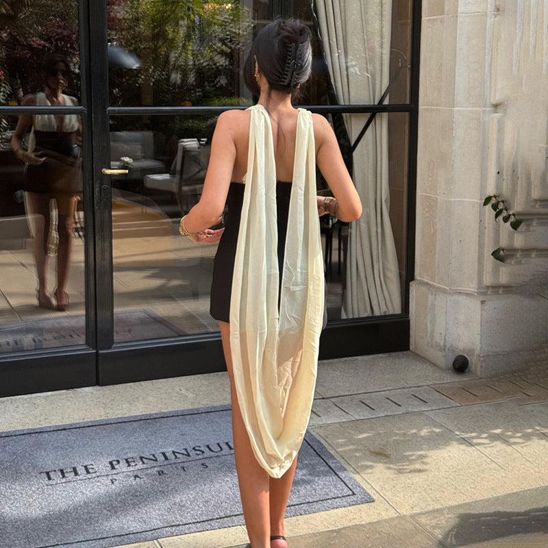Damen Wickelminikleid mit aufregenden Trägern und figurbetonter Silhouette Skovae