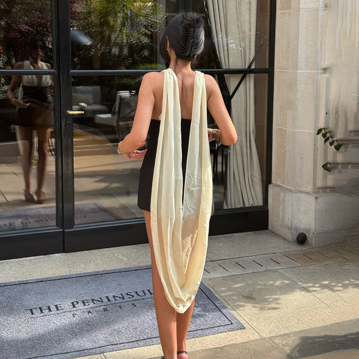 Damen Wickelminikleid mit aufregenden Trägern und figurbetonter Silhouette Skovae