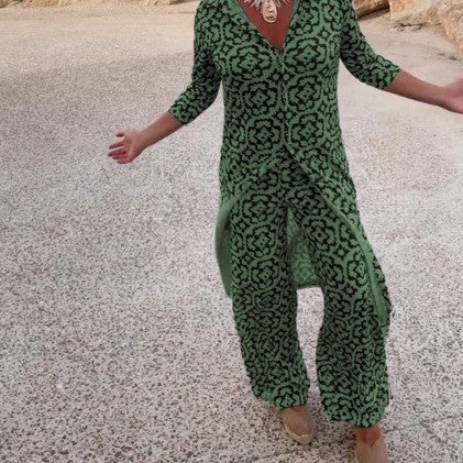 Dame maxikjole med asymmetrisk snit og elegant blomsterprint Stilla
