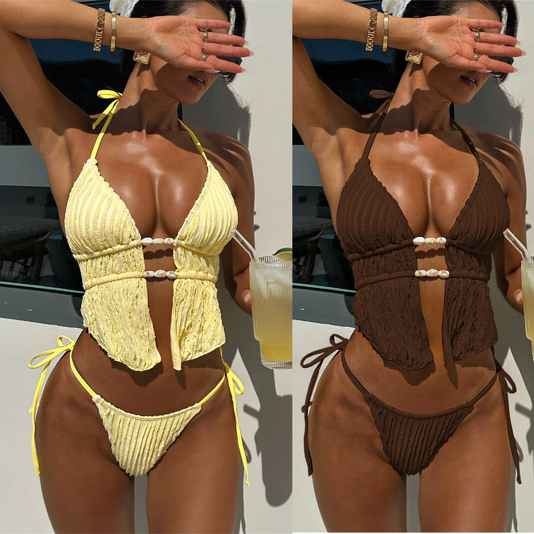 Dame bikini sæt med elegant indpakningsdesign og fashionable accenter skovae