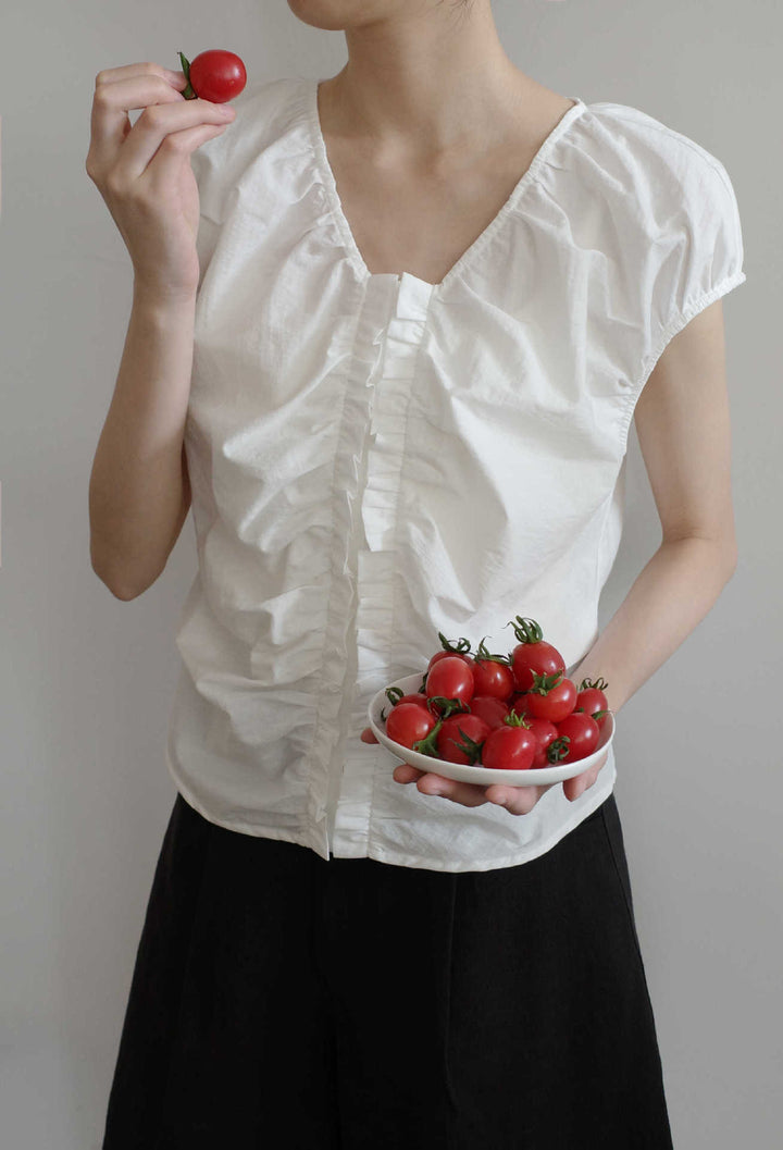Dame ruffled blouse med elegant V-halsudskæring og fin tekstur Stilla