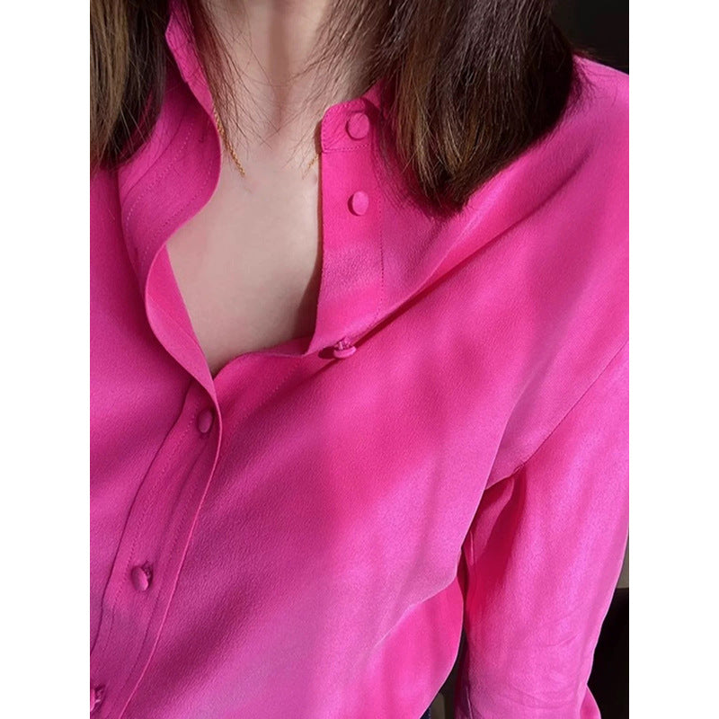 Damer elegant silke blouse med moderne snit og fine knapdetaljer Stilla