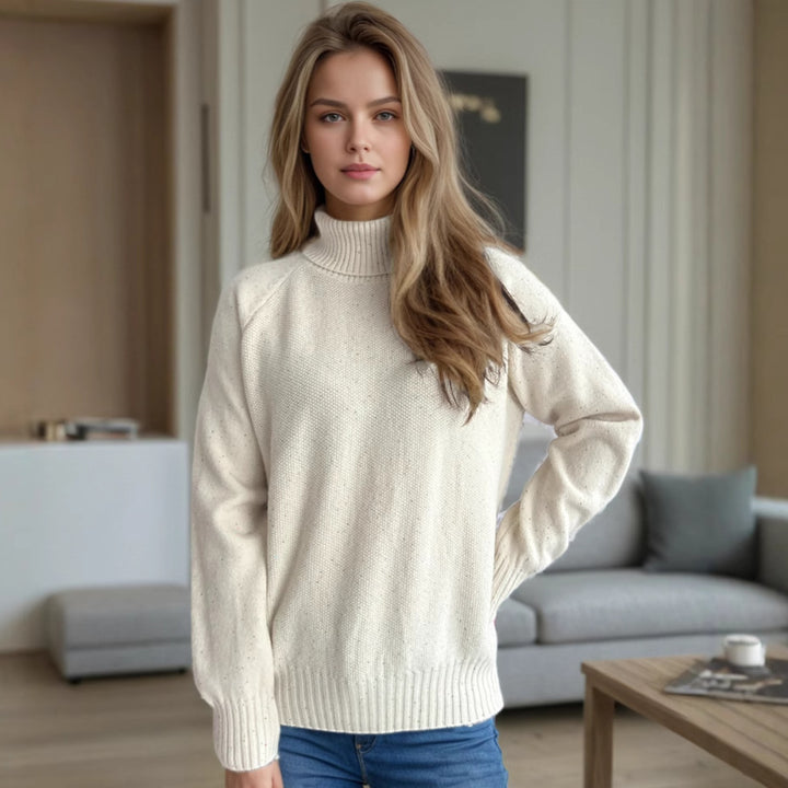 Kvinders sweater med høj krave lavet af blødt materiale Stilla