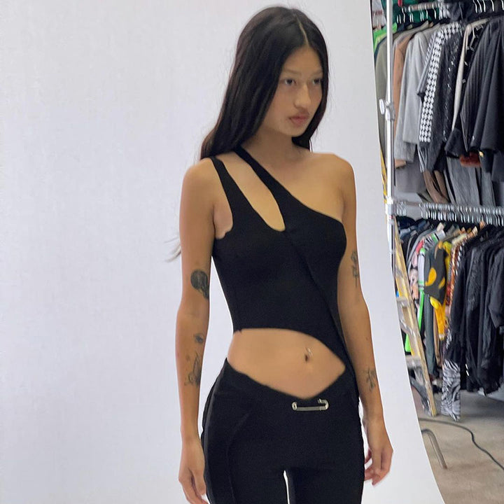 Dame asymmetrisk jumpsuit med moderne cut-out og elegant taljeindsnit Skovae