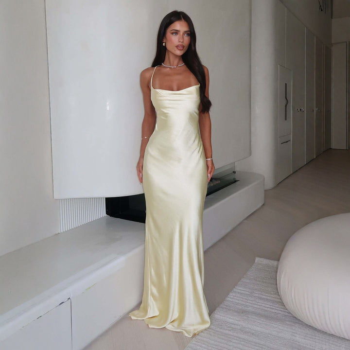 Dame Elegant satin aftenkjole med spaghetti stropper og flydende snit Skovae