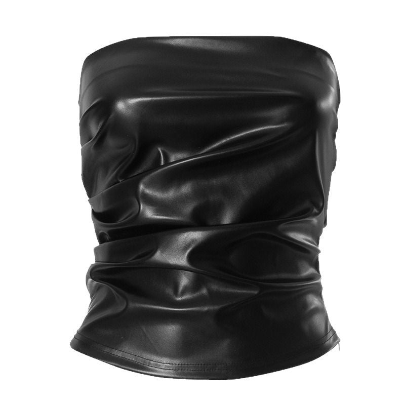 Dame bandeau-top i høj kvalitet kunstlæder med sofistikerede ruffles detaljer Skovae