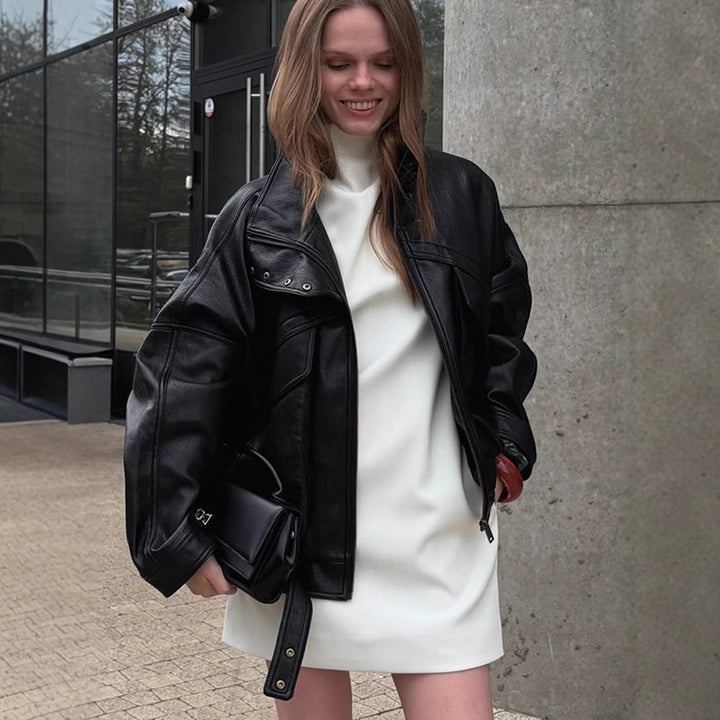 Dame Oversized Kunstlæderjakke med dekorative detaljer Stilla