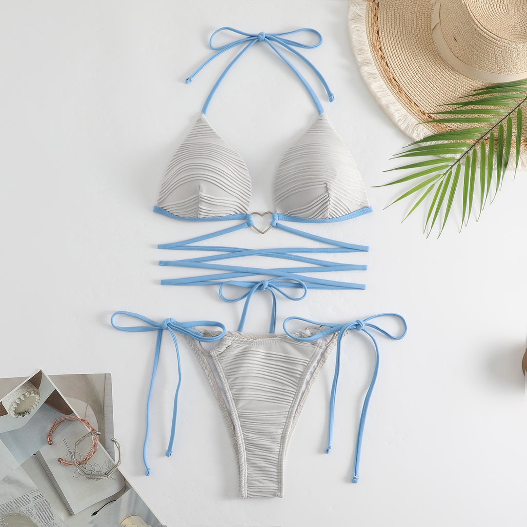 Dame triangel-bikini med stilfulde snøre detaljer og hjerteformede accenter Stilla